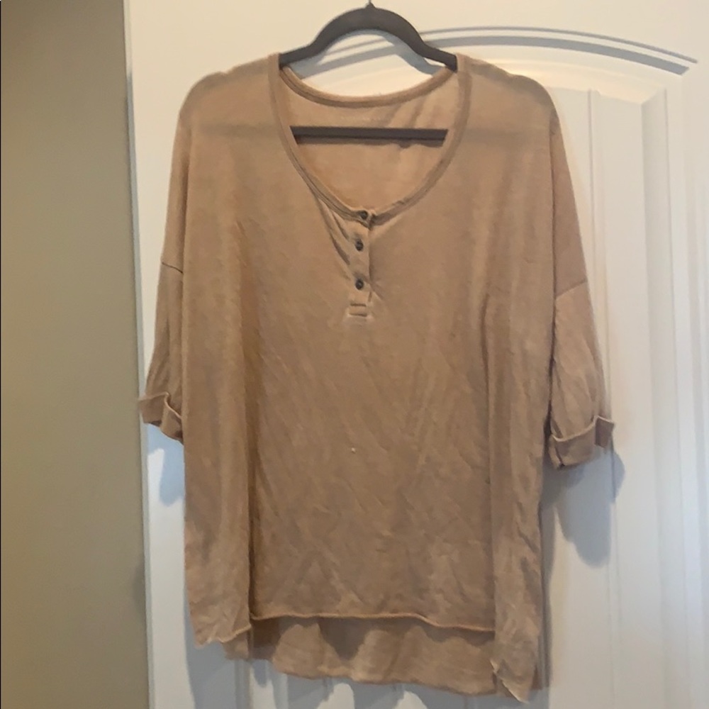 Tan AE quarter sleeve loose shirt